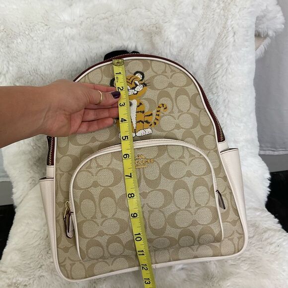 Coach Court In Signature Coated Canvas With Tiger Adjustable Straps Backpack